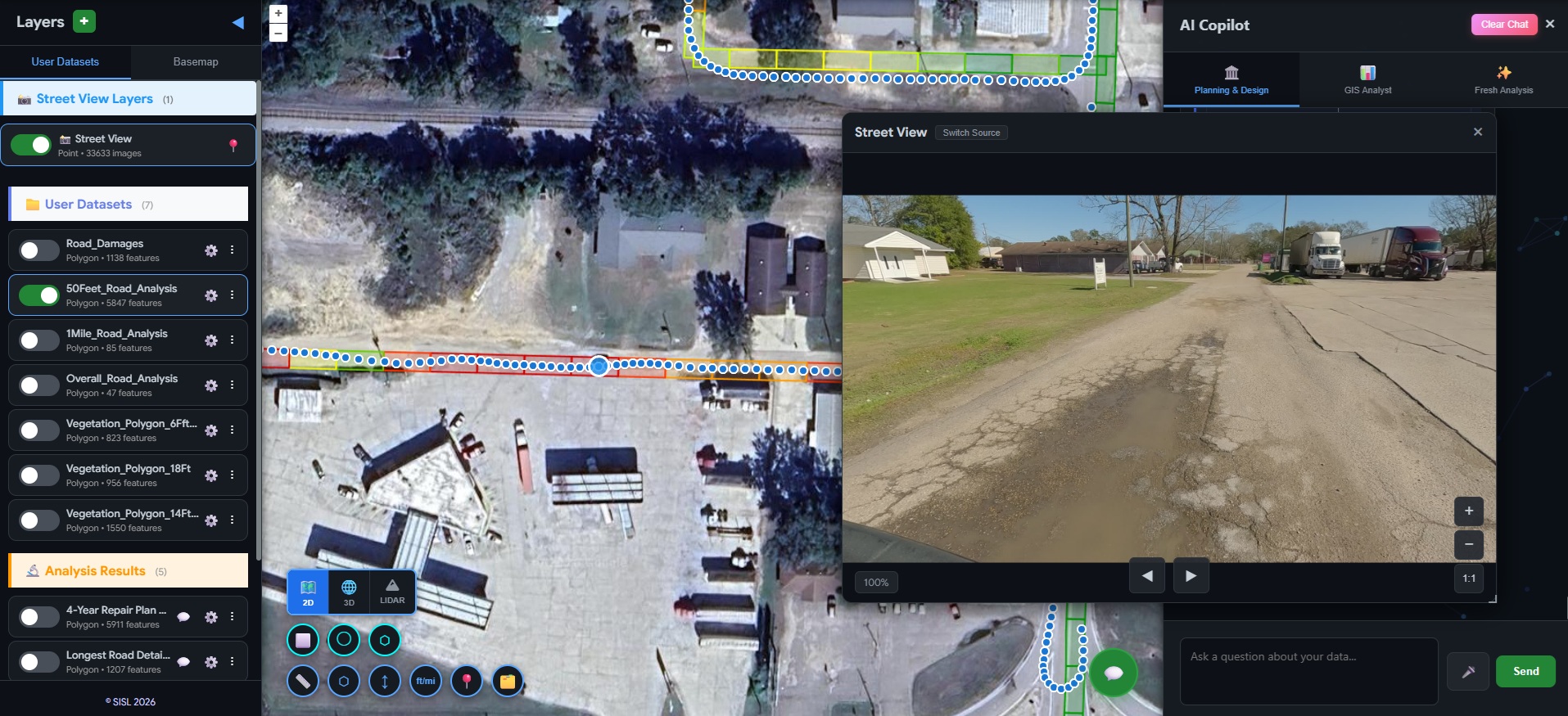 Street view panorama synced with the 2D map and road analysis layers